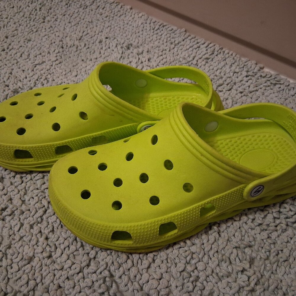 Women's 11 crocs-like slip on garden clog